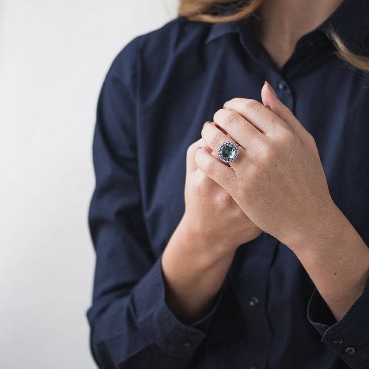 Золотое кольцо с аметистом и фианитами 14032098 от ювелирного магазина Оникс - 3