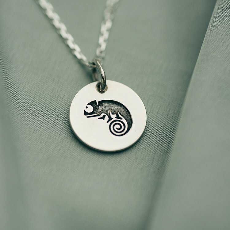 Серебряный кулон "Хамелеон" 132724хм от ювелирного магазина Оникс