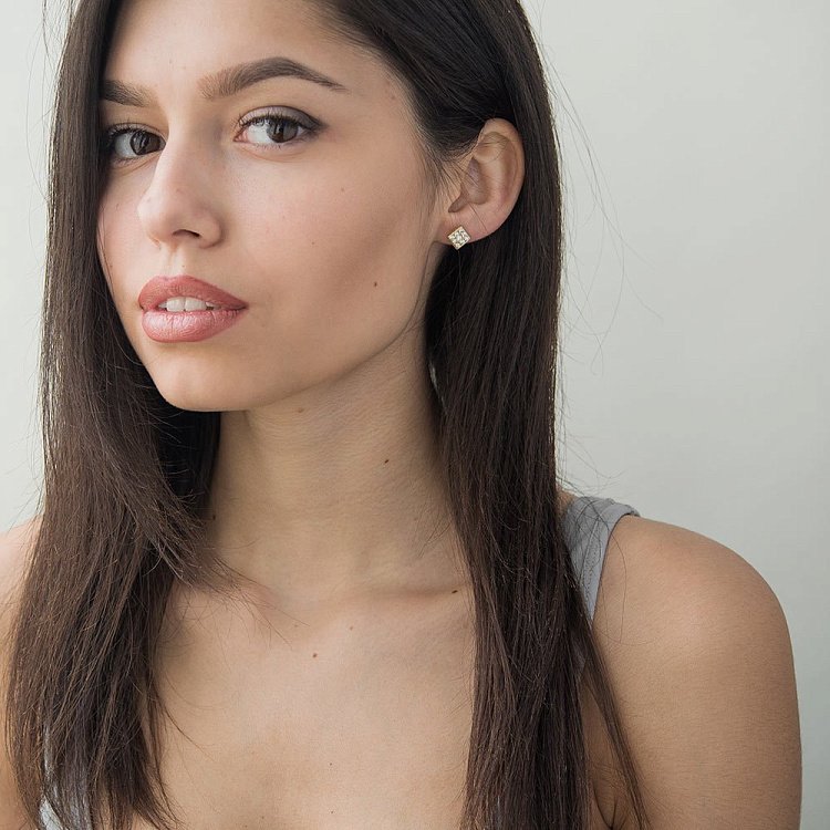 Золотые серьги-гвоздики с бриллиантами е0772ж - 2 Золотые серьги-гвоздики с бриллиантами е0772ж от ювелирного магазина Оникс - 2