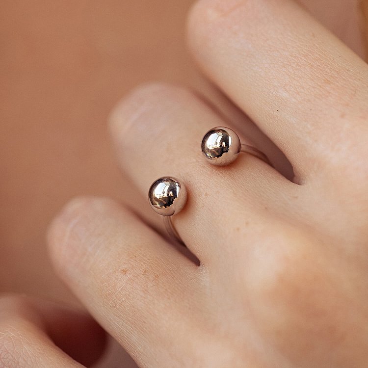 Кольцо "Шарики" в белом золоте к07508 от ювелирного магазина Оникс - 6