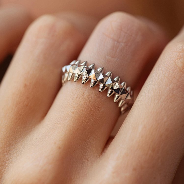 Кольцо в белом золоте к07619 от ювелирного магазина Оникс - 1