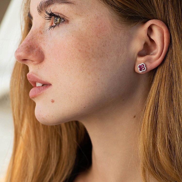 Золотые серьги - пусеты "Клевер" (бриллианты, рубины) сб0521cha от ювелирного магазина Оникс - 4