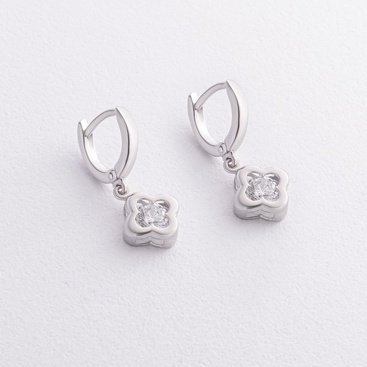 Срібні сережки "Конюшина"  з фіанітами 122057 від ювелірного магазину Онікс