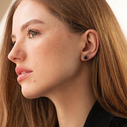 Серебряные серьги - пусеты (пироп) 122178 №2