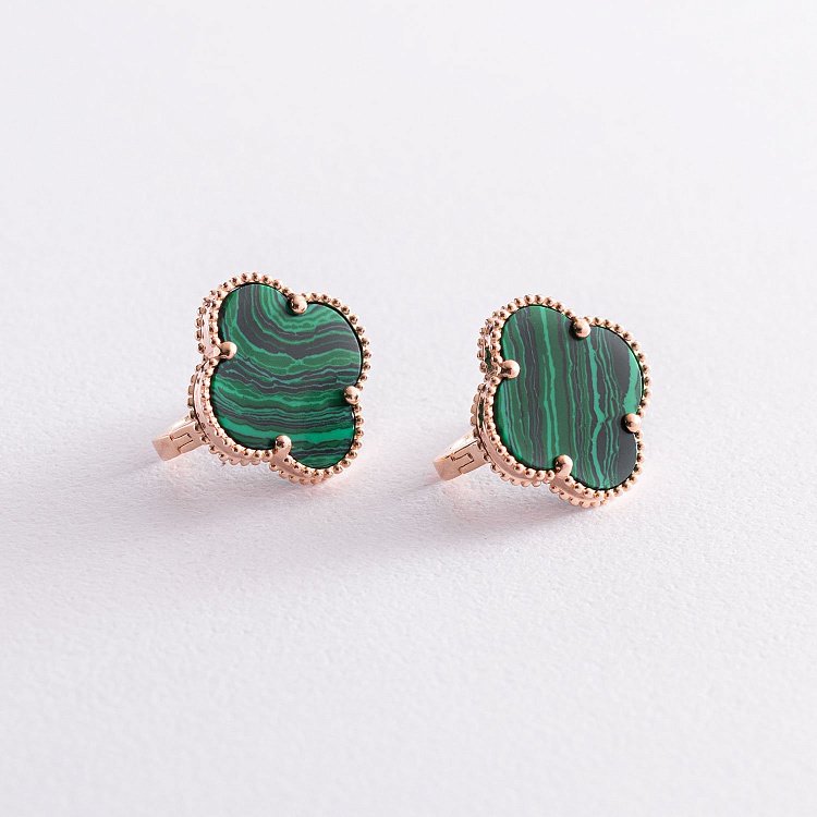 Золотые серьги "Клевер" с малахитом с07533 от ювелирного магазина Оникс