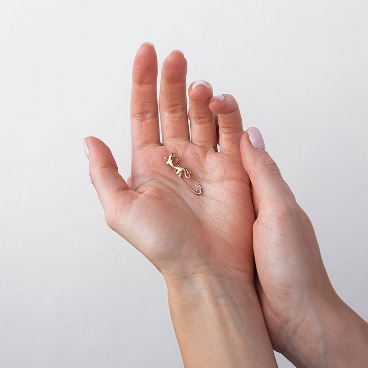 Золотая булавка "Пантера" зак00129 от ювелирного магазина Оникс - 1