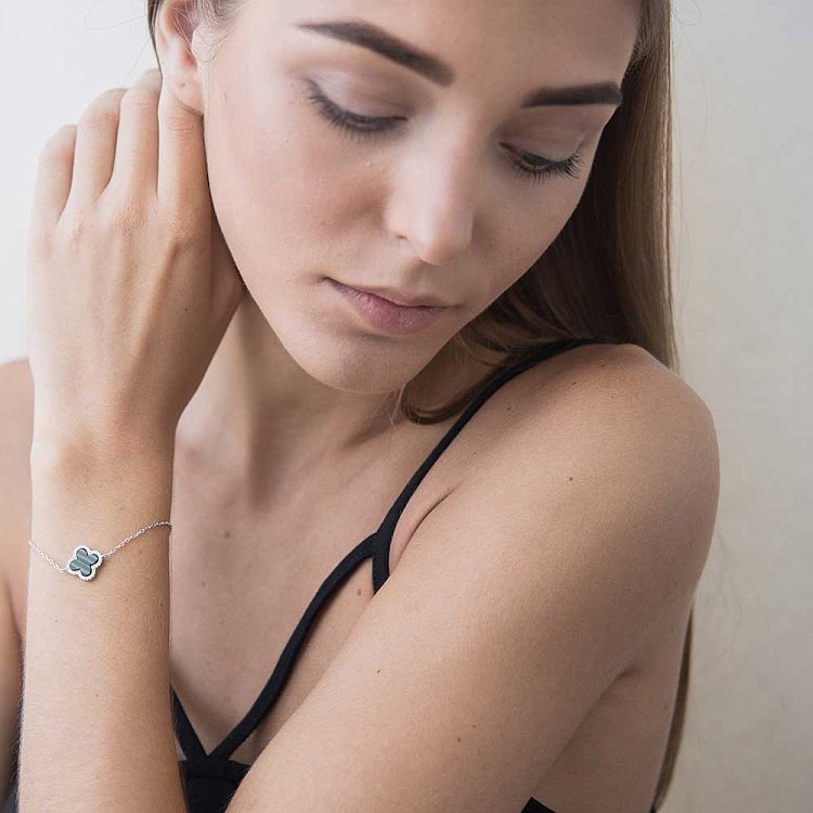 Срібний браслет "Конюшина" з ім. малахіту і фіанітами 14880 від ювелірного магазину Онікс - 3