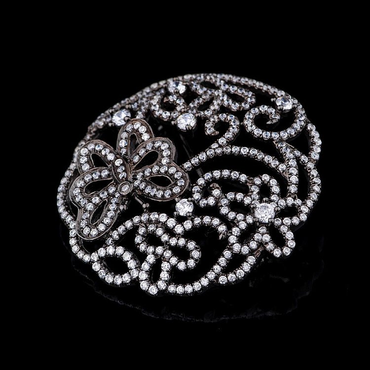 Серебряная брошь (фианиты) 16090 от ювелирного магазина Оникс