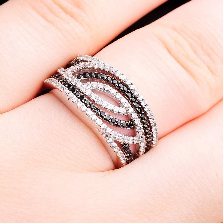 Женское кольцо из белого золота с фианитами к02570 от ювелирного магазина Оникс - 4