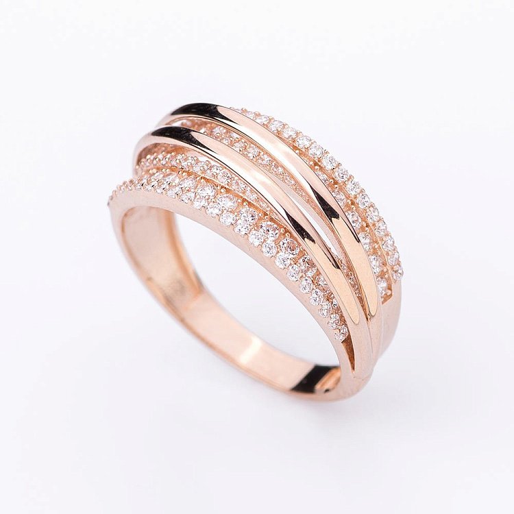 Золотое кольцо с фианитами к04965 от ювелирного магазина Оникс