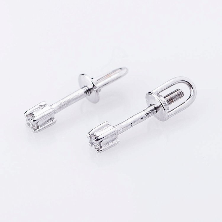 Золотые серьги-гвоздики с бриллиантами е0686б от ювелирного магазина Оникс