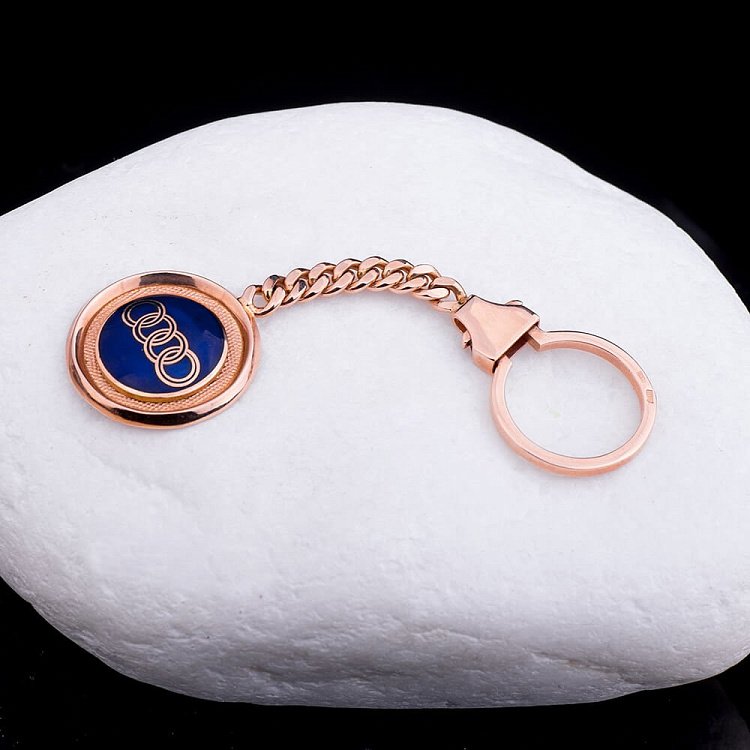 Золотой брелок "Audi-Ауди" (эмаль) бр00001а от ювелирного магазина Оникс - 1