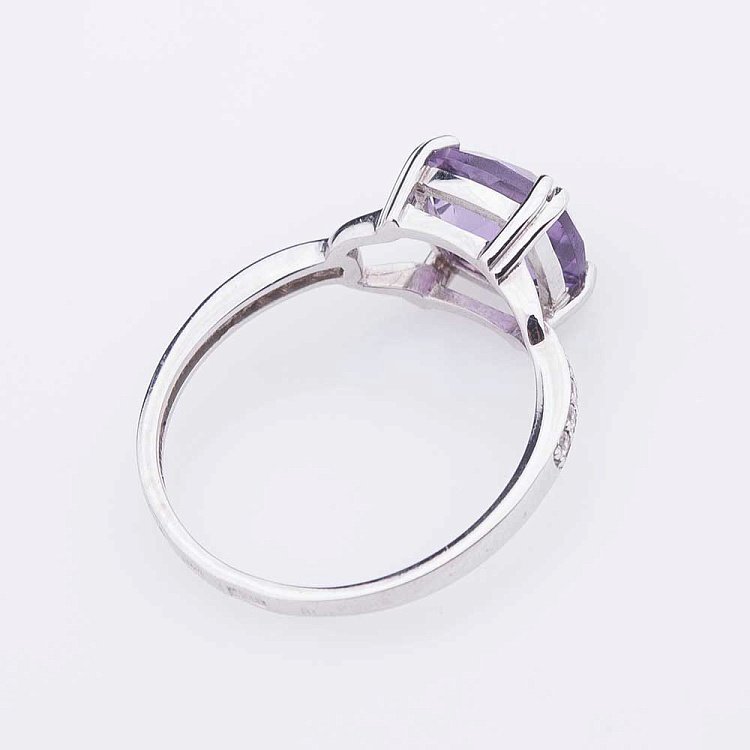 Золотое кольцо с аметистом и фианитами 14032140 от ювелирного магазина Оникс - 3