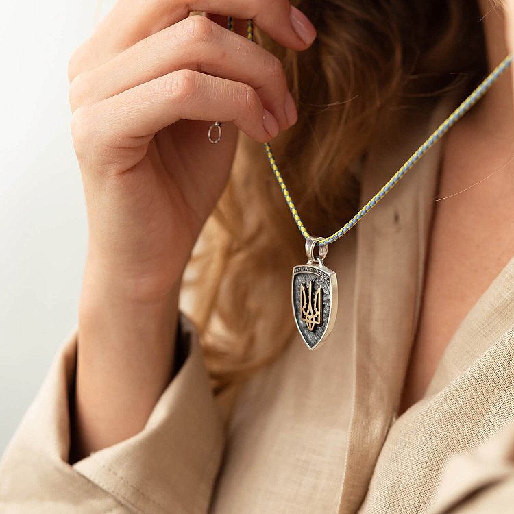 Серебряный кулон "Герб України - Тризуб. Україна понад усе. Отче наш" (золотая вставка) 133148 от ювелирного магазина Оникс - 5