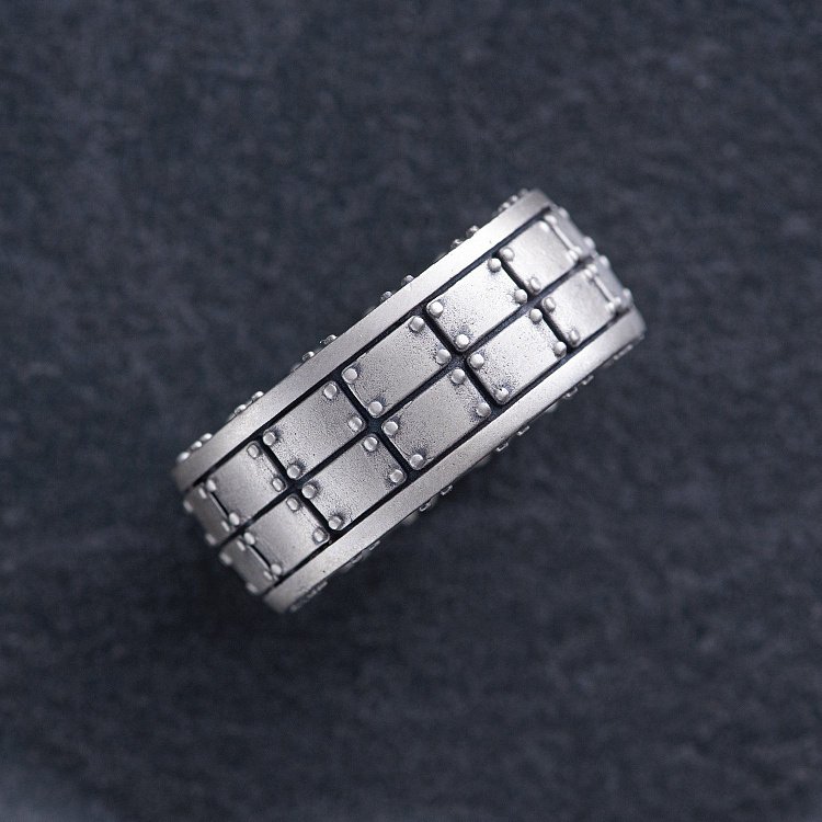 Мужское серебряное кольцо 7037 от ювелирного магазина Оникс - 2