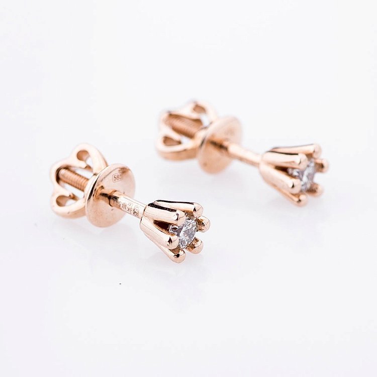 Золотые серьги-гвоздики с бриллиантами е0660к от ювелирного магазина Оникс