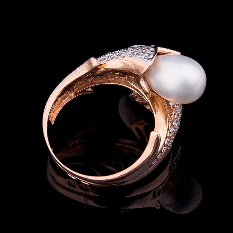 Золота каблучка з перлами і фіанітами к03813 від ювелірного магазину Онікс - 3