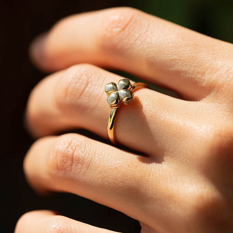 Кольцо "Клевер" в желтом золоте 235293100 от ювелирного магазина Оникс - 1