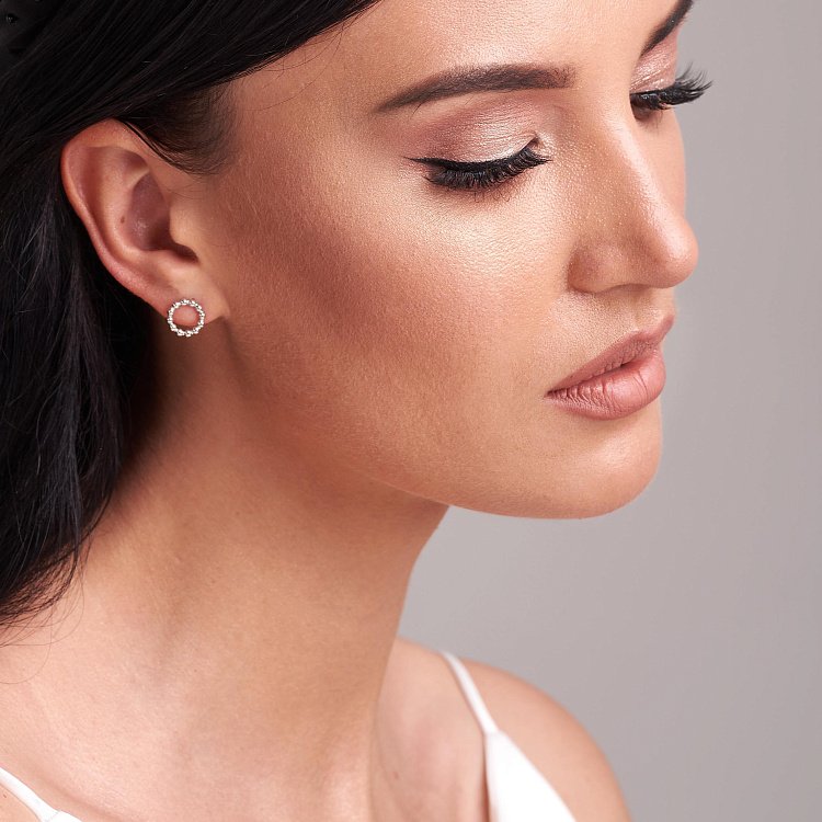 Серьги-пусеты "Гармония" в белом золоте с06903 от ювелирного магазина Оникс - 3