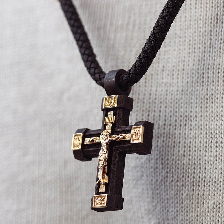 Мужской православный крест "Распятие. Спаси и Сохрани" на шнуре из эбенового дерева и золота кол02245 от ювелирного магазина Оникс - 3