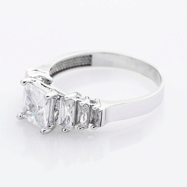 Золотое кольцо с фианитами к04551 от ювелирного магазина Оникс - 2