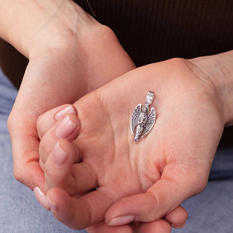 Серебряная подвеска "Ангел Хранитель" 13530 от ювелирного магазина Оникс - 1