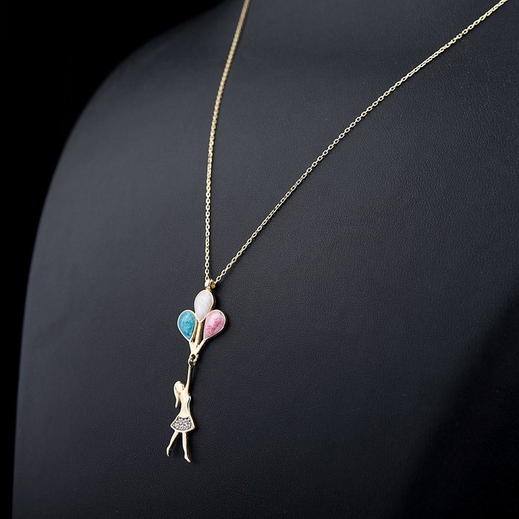 Золотое колье "Девочка с воздушными шариками" с фианитами и эмалью кол00965 от ювелирного магазина Оникс - 1