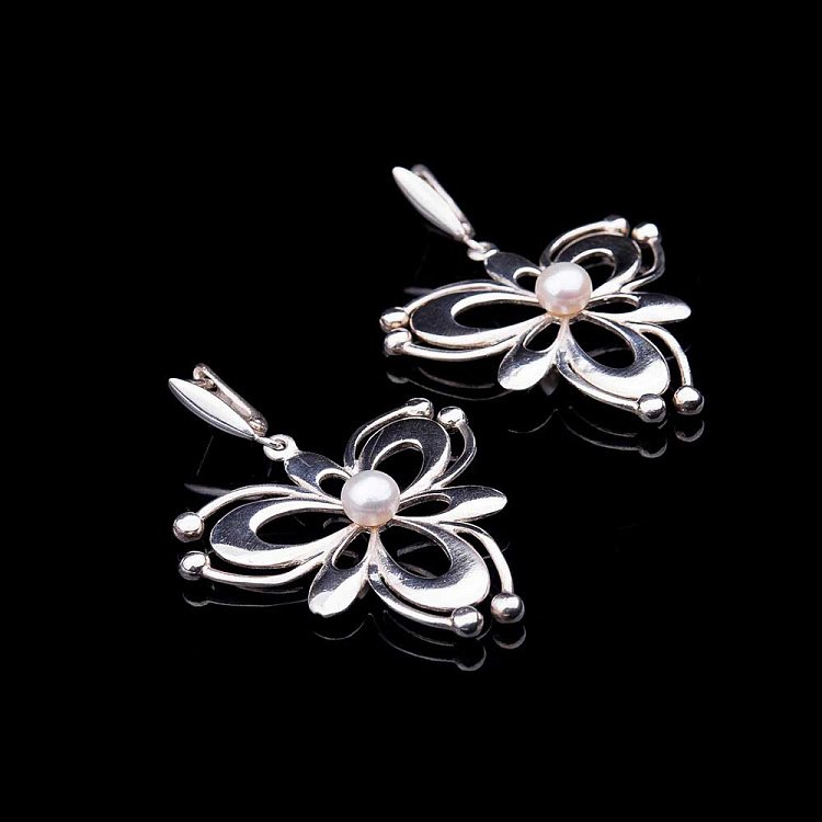 Срібні сережки з культ. прісн. перлами 12316 від ювелірного магазину Онікс