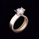 Золотое кольцо с фианитами по краям к04057 от ювелирного магазина Оникс