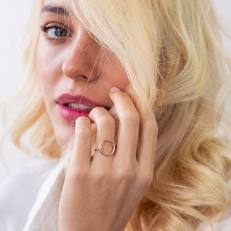 Каблучка "Кругообіг" у червоному золоті к06930 від ювелірного магазину Онікс - 3