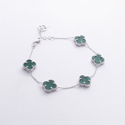 Браслет "Конюшина" з малахітом (біле золото) б05436