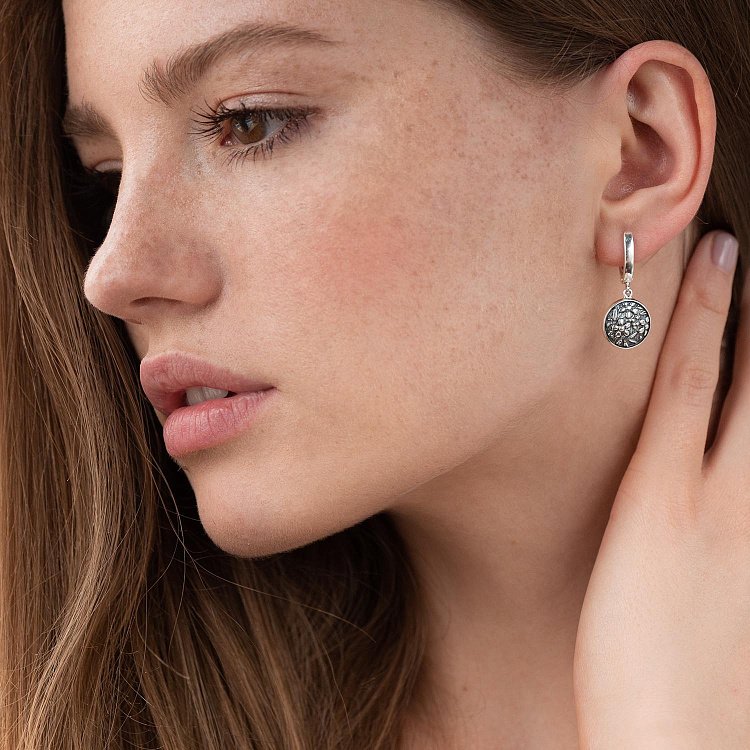 Срібні сережки "Квіточки" (чорніння) 122757 від ювелірного магазину Онікс