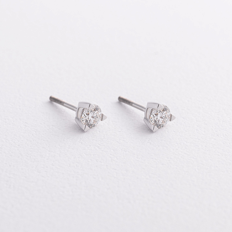 Золотые серьги - пусеты с бриллиантами 344891121 от ювелирного магазина Оникс