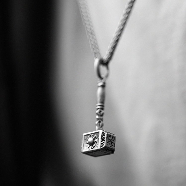 Срібний кулон "Молот з коловратом і рунами" 133228 від ювелірного магазину Онікс - 10