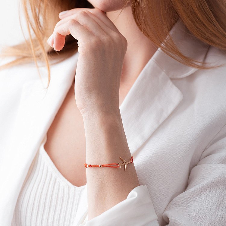 Браслет с красной нитью "Самолетик" б05088 от ювелирного магазина Оникс - 1