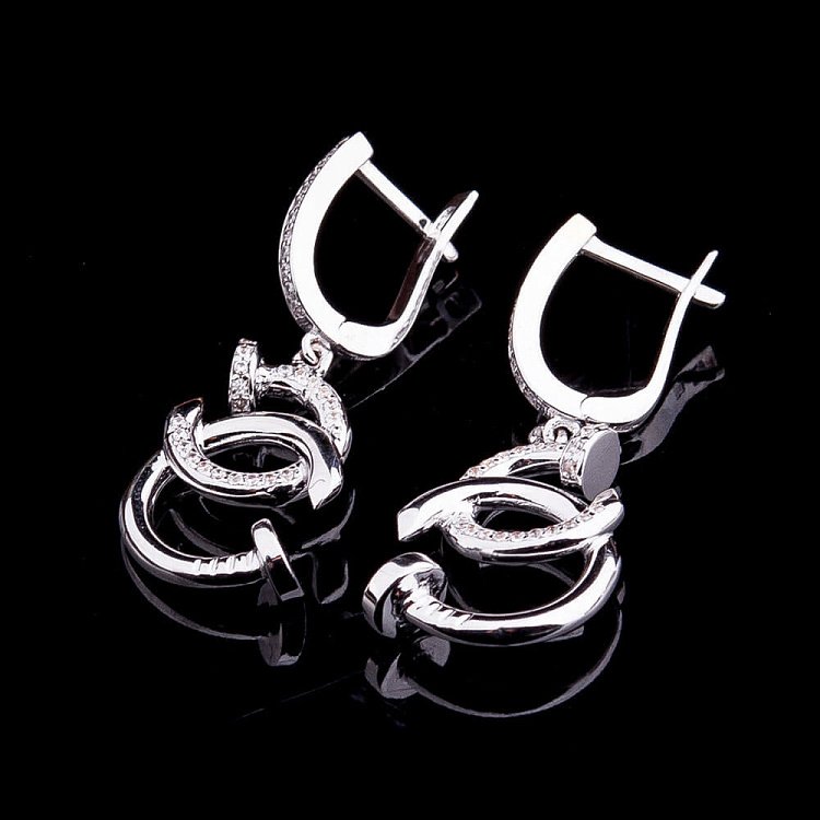 Эксклюзивные золотые серьги с фианитами с03930 от ювелирного магазина Оникс - 1