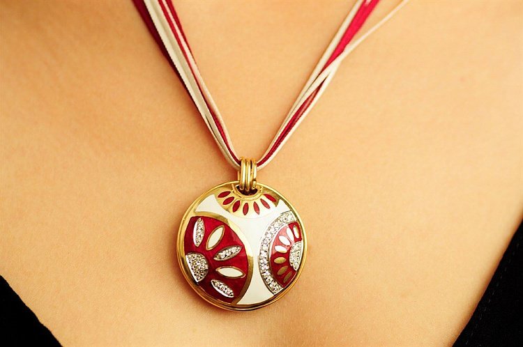 Золотое колье (эмаль, фианиты) кол00270 от ювелирного магазина Оникс - 2