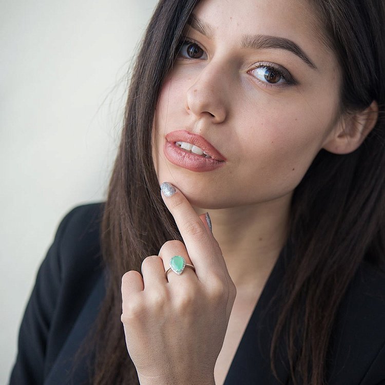 Срібний перстень (фіаніти) 111921 від ювелірного магазину Онікс - 1