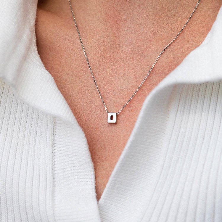 Срібне кольє з літерою "О" 1105 О від ювелірного магазину Онікс - 1