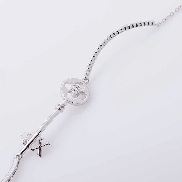 Срібний браслет "Конюшина" з фіанітами 141083 від ювелірного магазину Онікс - 2