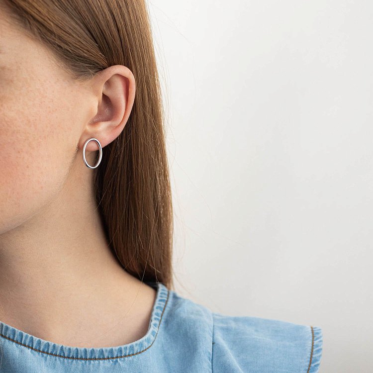 Золоті сережки - пусети "Овальні" с06757 від ювелірного магазину Онікс