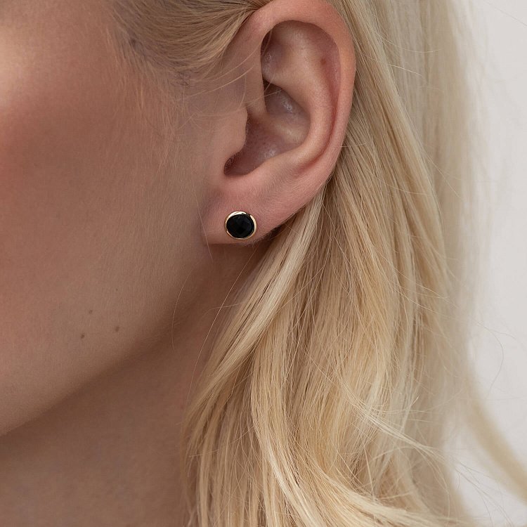 Золоті сережки - пусети з оніксом с07018 від ювелірного магазину Онікс - 2