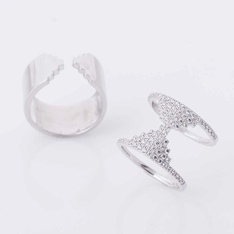 Срібний перстень з фіанітами 111880 від ювелірного магазину Онікс - 2