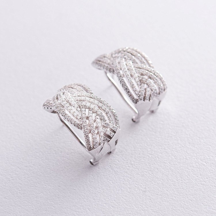 Сережки в білому золоті з діамантами скит1214 від ювелірного магазину Онікс