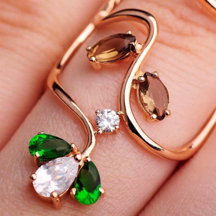 Золота жіноча каблучка на весь палець з фіанітами к03127 від ювелірного магазину Онікс - 4