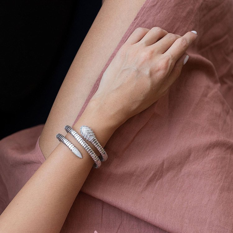 Серебряный браслет "Змея" с фианитами 141496 от ювелирного магазина Оникс - 1