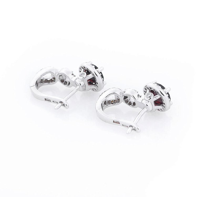 Серебряные серьги (гранат, фианиты) 121092 - 1 Серебряные серьги (гранат, фианиты) 121092 от ювелирного магазина Оникс - 1
