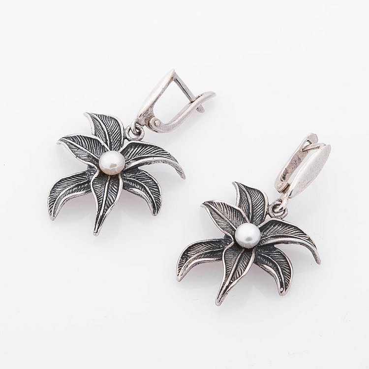 Серьги "Цветочки" (культ. пресн. жемчуг) 12030 от ювелирного магазина Оникс