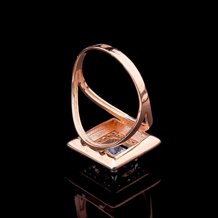 Золота каблучка з блакитним топазом і фіанітами к03371 від ювелірного магазину Онікс - 1