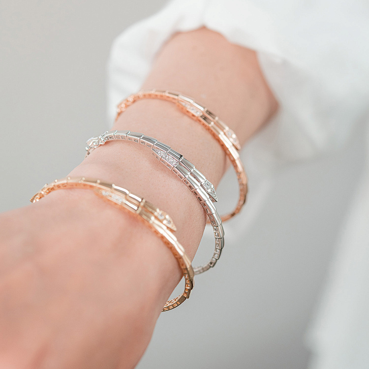 Жесткий браслет "Змея" в красном золоте (фианиты) б05621 - 3 Жесткий браслет "Змея" в красном золоте (фианиты) б05621 от ювелирного магазина Оникс - 3